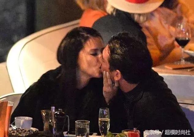 她差点成王妃，拒绝物化女性！现竟恋上一当街摸臀的男友