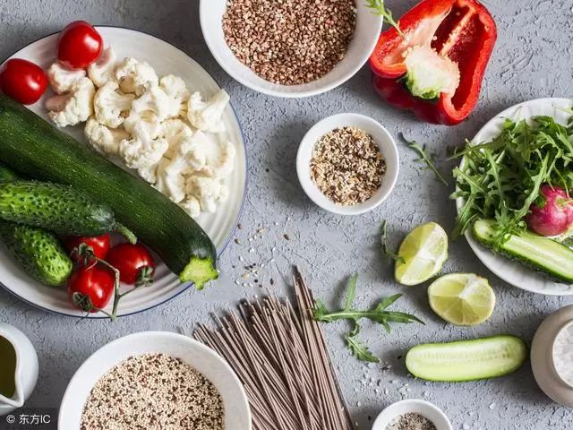 四种普通食物巧给孩子治抽动症,不要认为给孩子多吃是好事