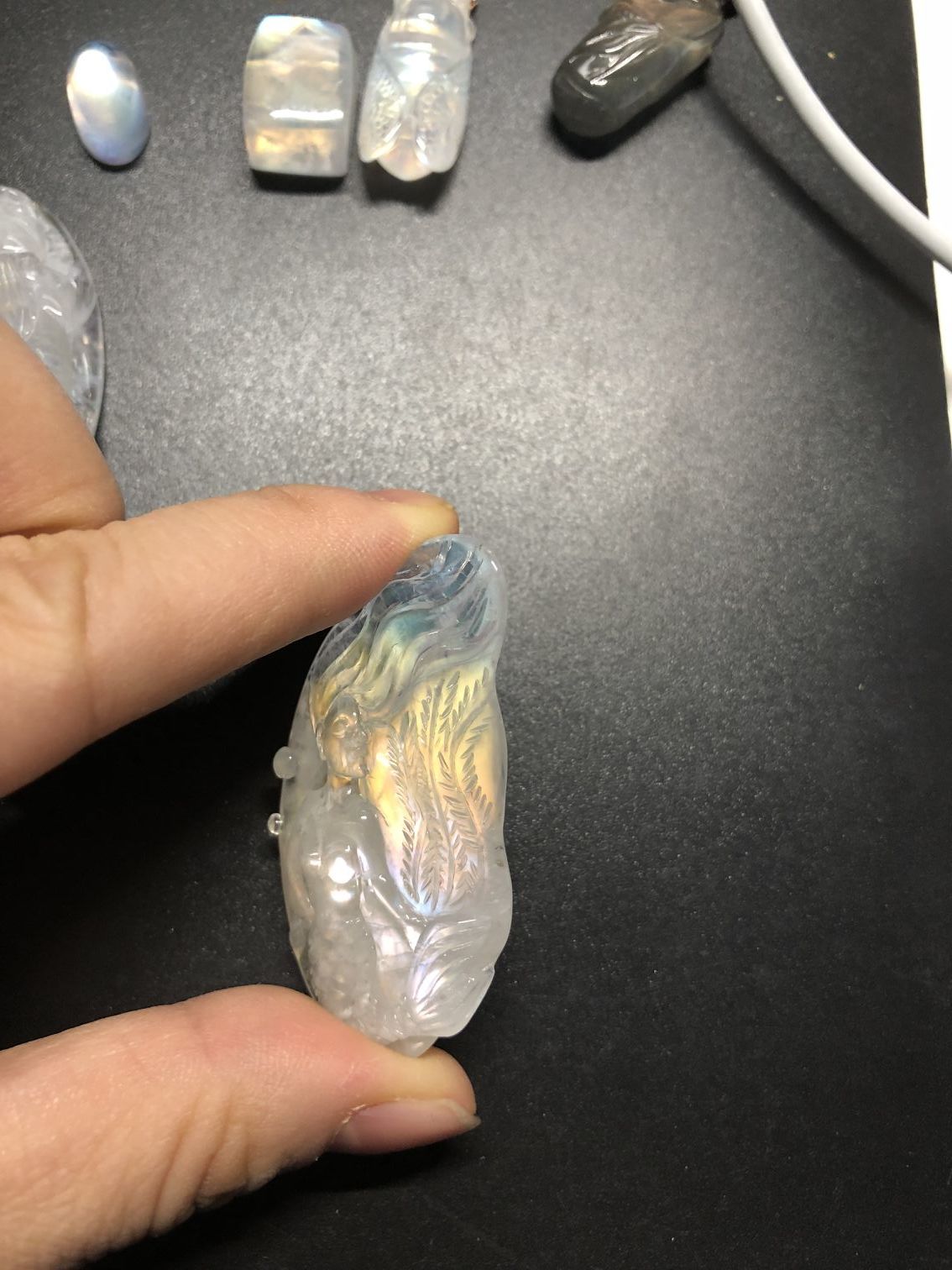 彩虹月光石真的吗 (彩虹月光石戒指)