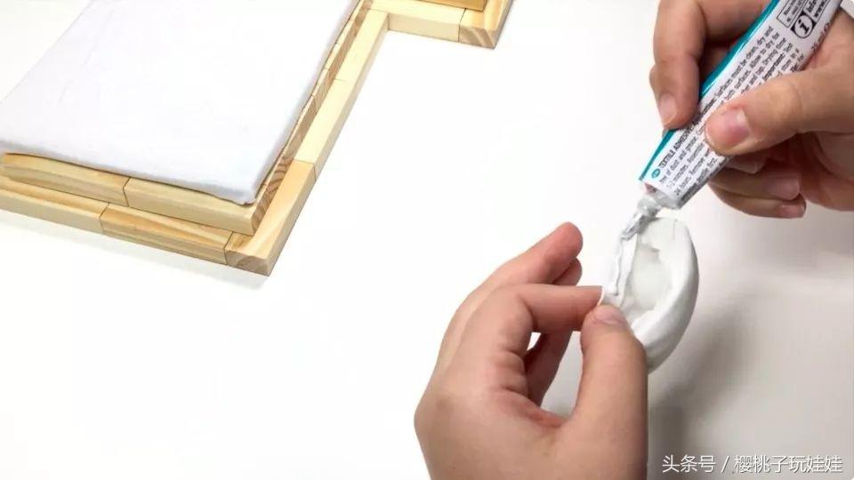 手工diy给芭比娃娃做床,手工芭比娃娃的床怎么做