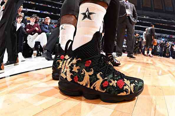 耐克鞋怎么查真伪教程,儿童耐克鞋如何辨真伪