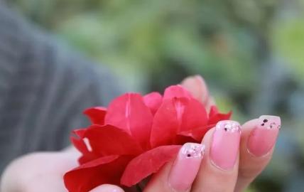 产后怎么区分恶露和大姨妈,产后恶露跟大姨妈有什么区别