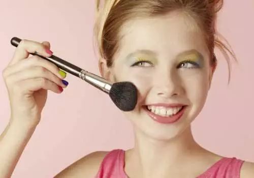 女孩3岁就性早熟，来月经！作为家长该如何预防？专家教你8招