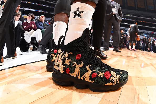 假nike和真nike真的重要吗,怎样区分正品的nike和假的