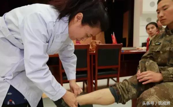「拥军」鞍山市“修脚王”及其爱心团队来这个红军部队干嘛?