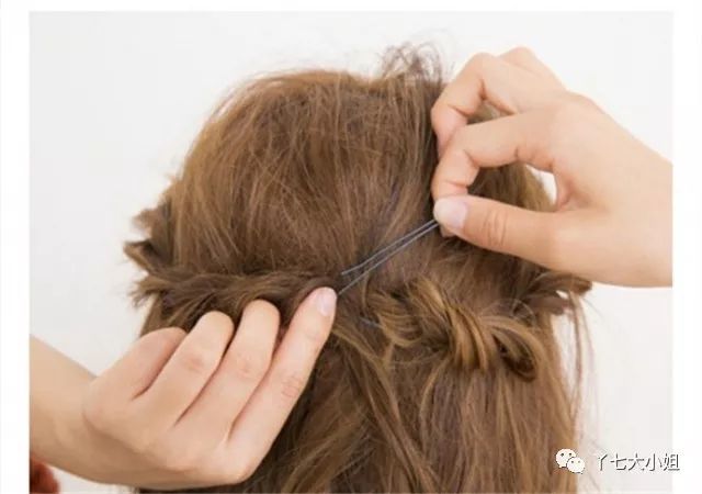 超减龄编发教程超简单,九款四季皆宜的时尚编发教程