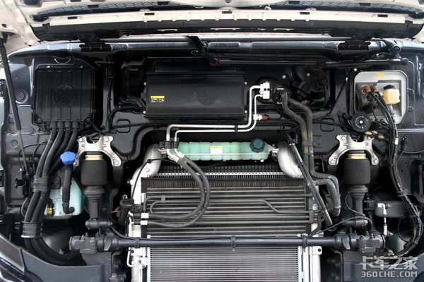 防冻液里加了水需要彻底的换掉吗,防冻液不小心加错了一点怎么办