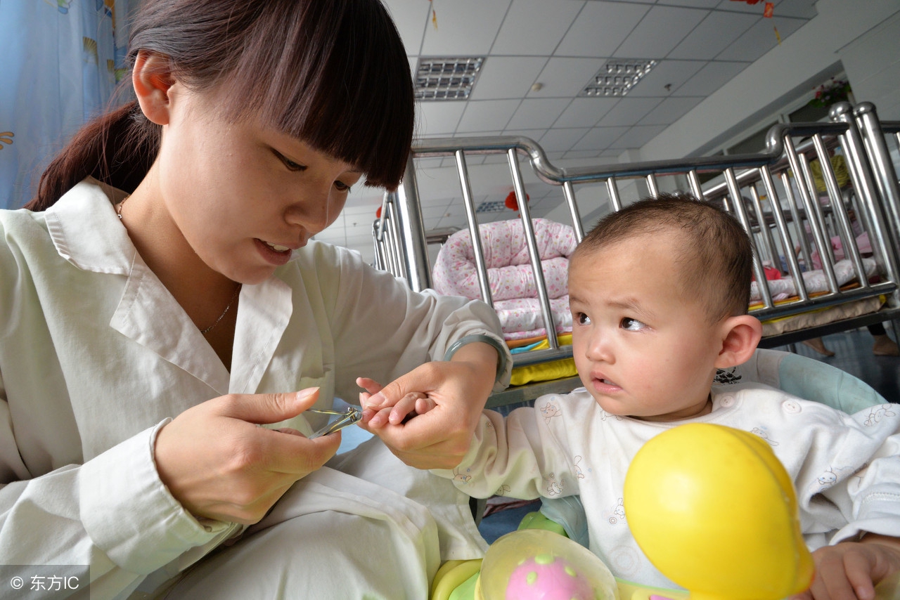 如何正确给你宝宝剪指甲,小宝宝不配合怎么给小宝宝剪指甲