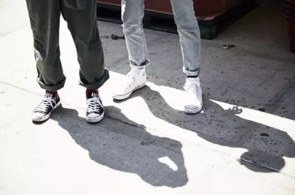 既好看又耐穿的运动鞋,公认好看又脚感好的休闲运动鞋