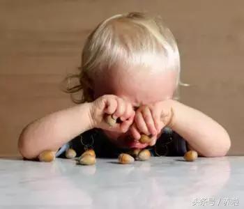 倒睫小宝宝,倒睫宝宝会怎么样