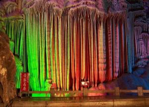 喀斯特地貌溶洞银子岩,广西桂林银子岩溶洞