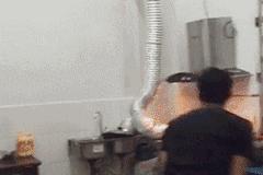 搞笑君靖靖的日常：把润滑剂当做502胶水用会发生什么？笑死人