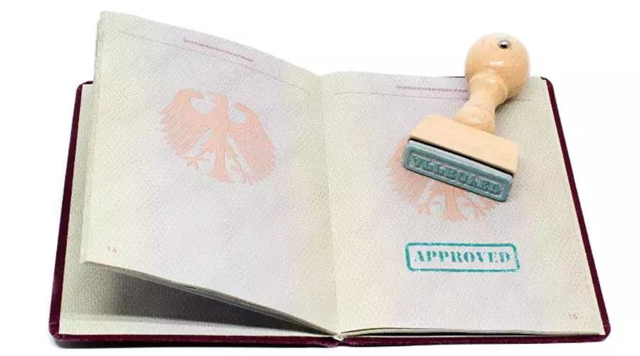 关注：缺了“出入境章”，可能被拒签！