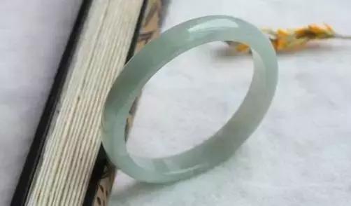 女人眉毛后半截稀少的命好吗,女人眉毛的命数