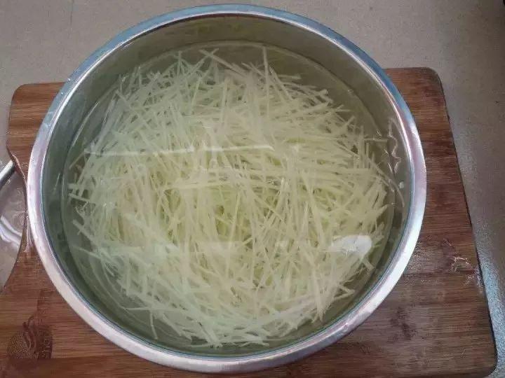 文竹叶片发黄，三个妙招轻松解决叶片发黄！