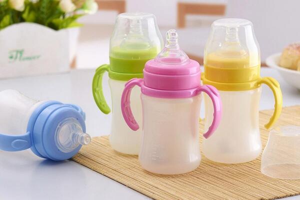 宝宝湿疹好了可以打疫苗吗,婴儿脸上有湿疹可以打乙肝疫苗吗