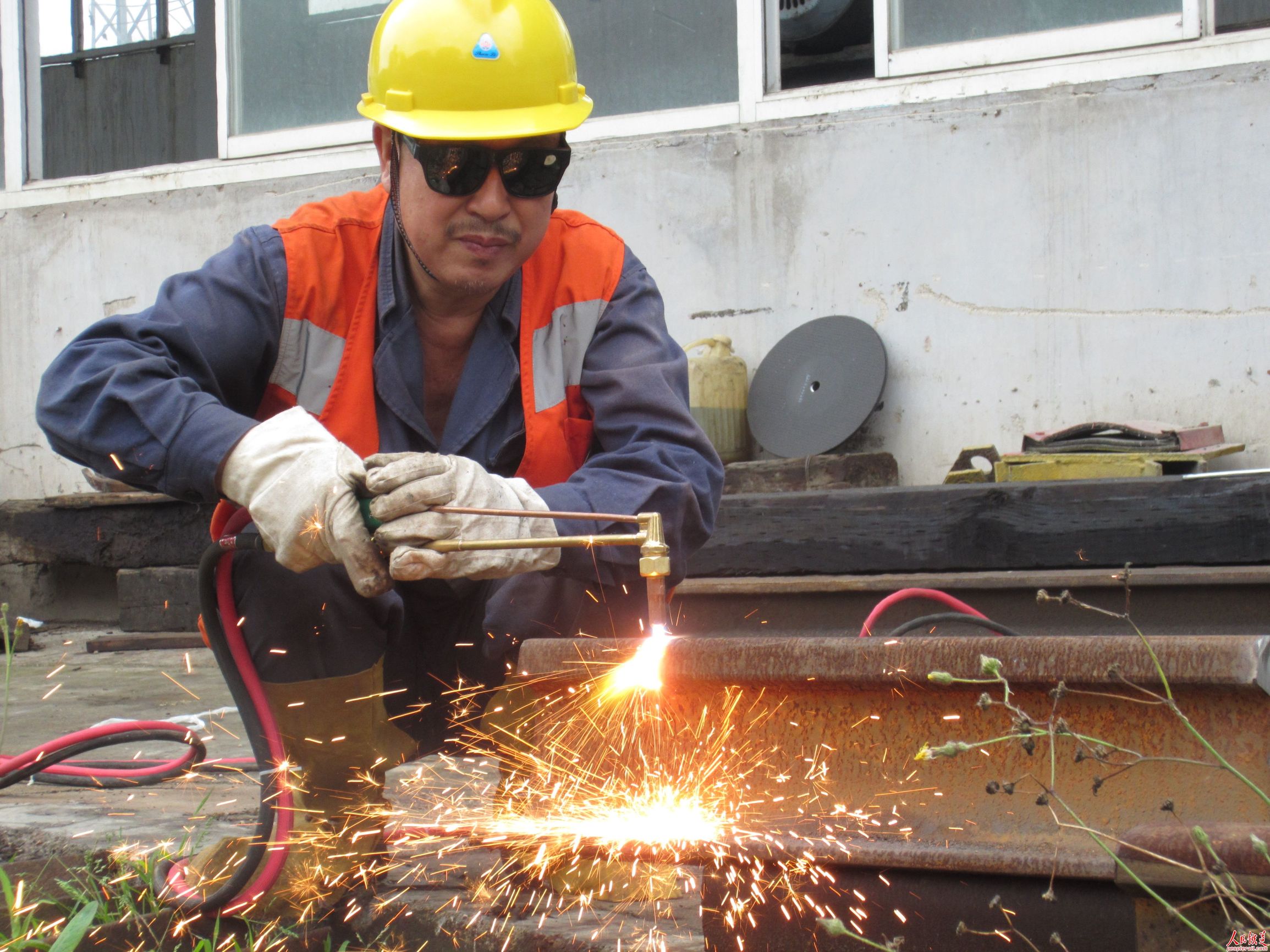 焊接镀锌管用什么焊机合适,电焊焊镀锌管多大电流
