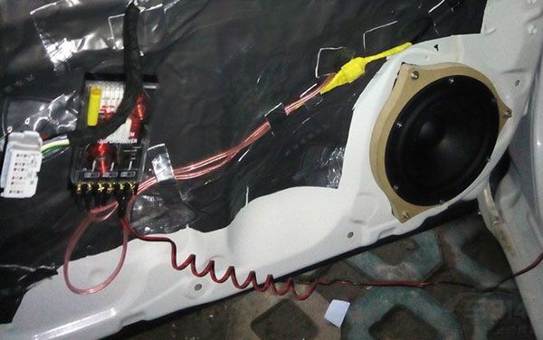 丰田雷凌音响改装怎么布线,雷凌音响改装最佳方案