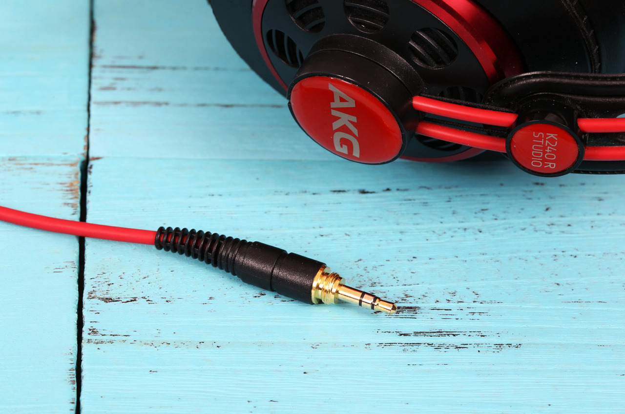 全面进化的音质表现AKGK240RStudio监听耳机简评