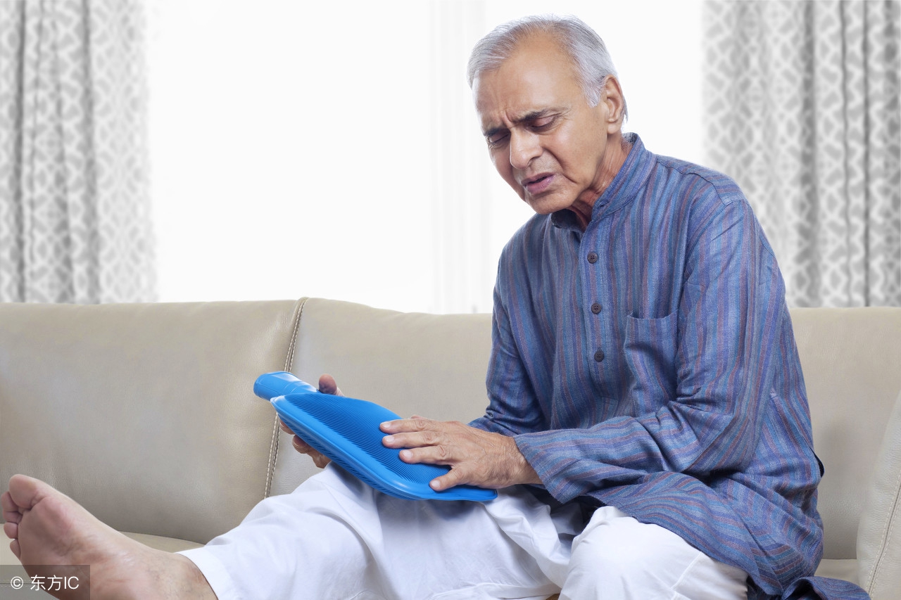 男子被电热水袋炸伤,热水袋爆炸小男孩面部毁容