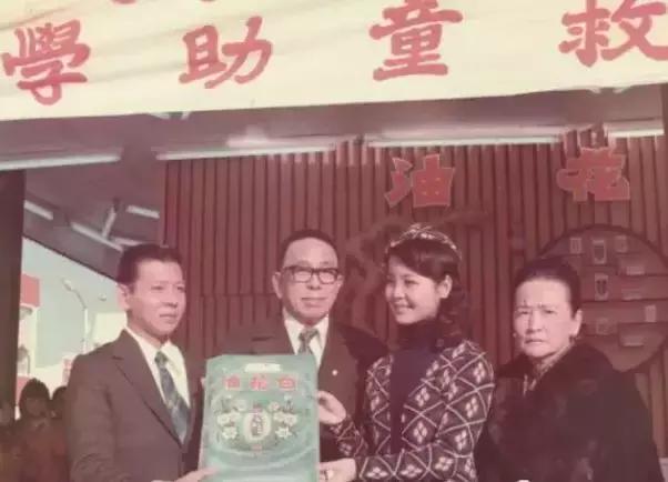 他生于福建，发迹于星马，成就于港台，创办了居家良品白花油！