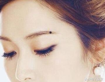 眉毛上面有痣代表什么,男人左眉毛旁边有痣代表什么意思