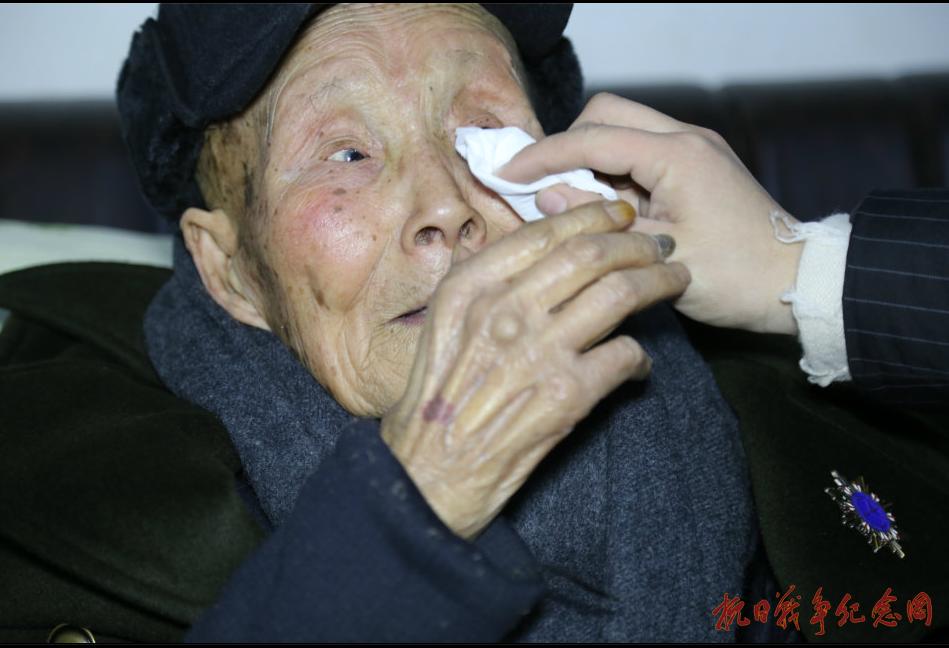 抗战老兵钟开荣,抗战老兵李炳坤