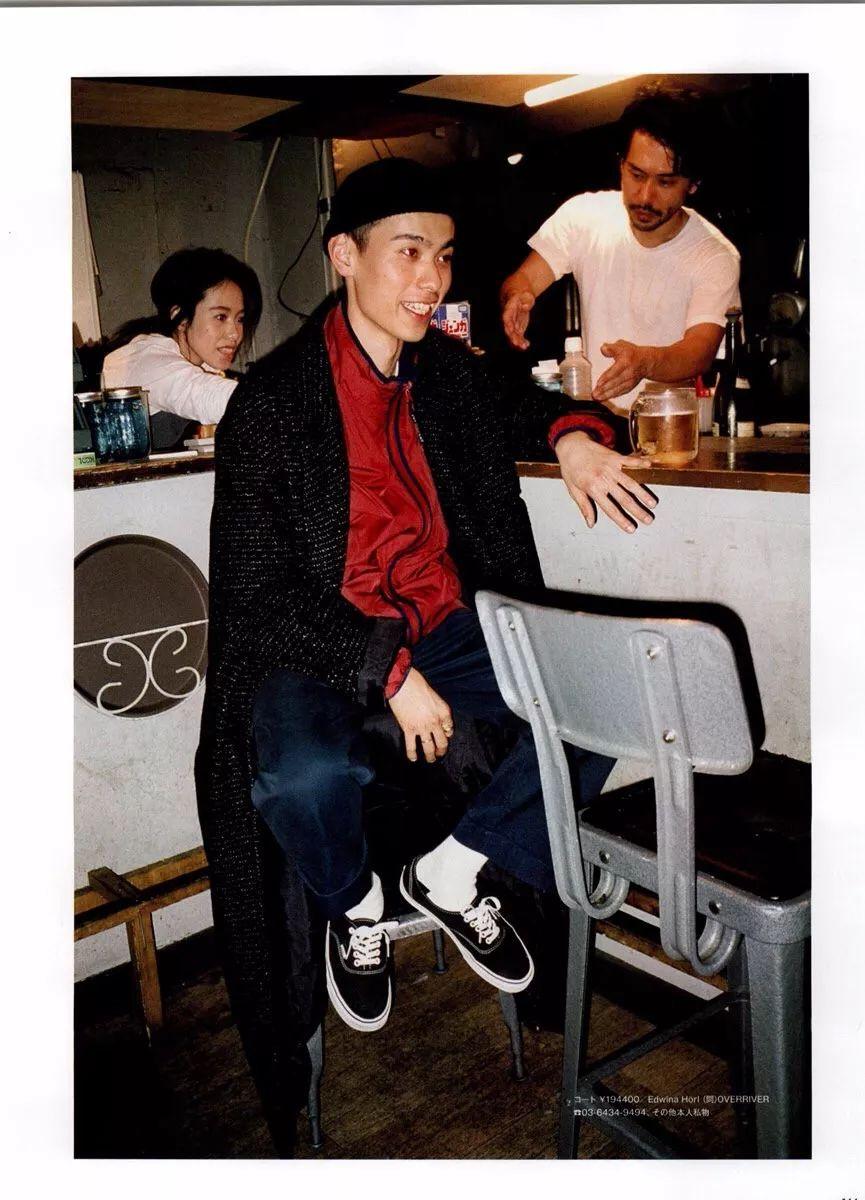 想骚还能买得起，开学这么穿让你成功撩到学妹哦