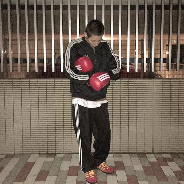 想骚还能买得起，开学这么穿让你成功撩到学妹哦