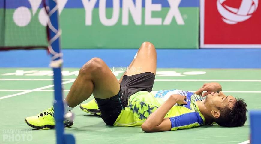 打羽毛球脚踝扭伤用什么药最好,打羽毛球脚踝扭伤康复训练