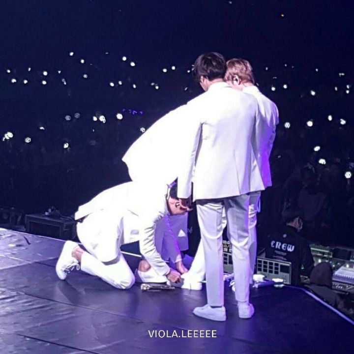 弱弱的问一句，头条有「灿白*党**」吗？