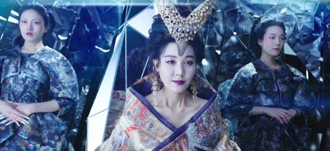 这部几乎把韩国人都赶到影院的巨片，我一手五颗星一手一颗星