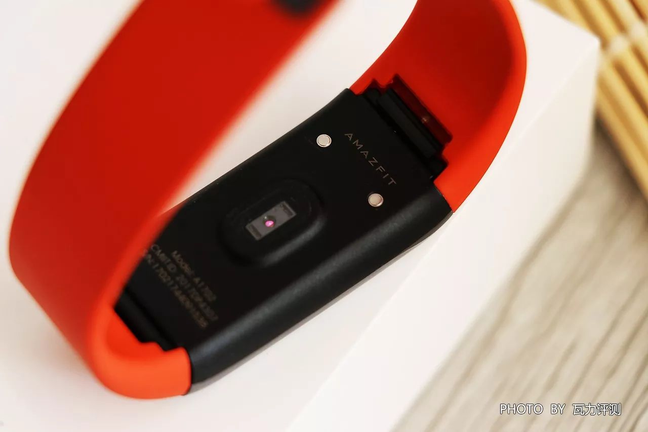 amazfit米动手环,amazfit米动手表青春版1s换表盘
