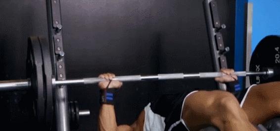 胸肌练多大可以看出胸肌形态,男生胸肌太小怎么练