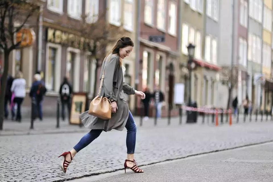 鞋子怎么选择适合自己的脚,选对鞋子对脚的好处