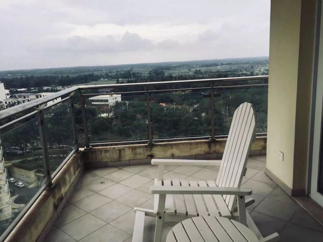 吹手报告|那些不上班的写作者