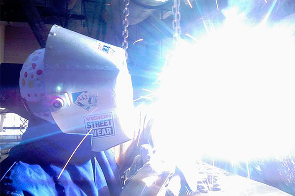 肉眼能看到电磁波吗,如果人也能看见红外线会发生什么