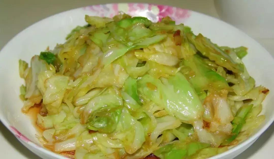 包菜怎么吃助消化,春季吃卷心菜健康养生很简单