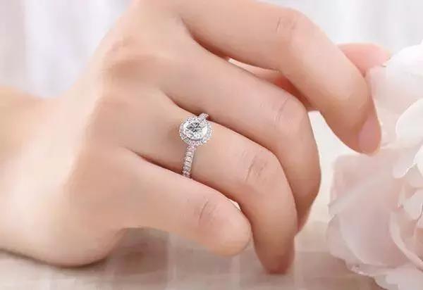 小心春季湿气入侵！金饰、钻饰不保养，两个月后成废品