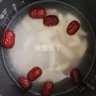 山药红枣花生米粥做法,今日美食推荐金汤花胶鸡