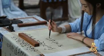 除了做演员之外，赵丽颖还是个灵魂画手！海润真是捡到宝了！