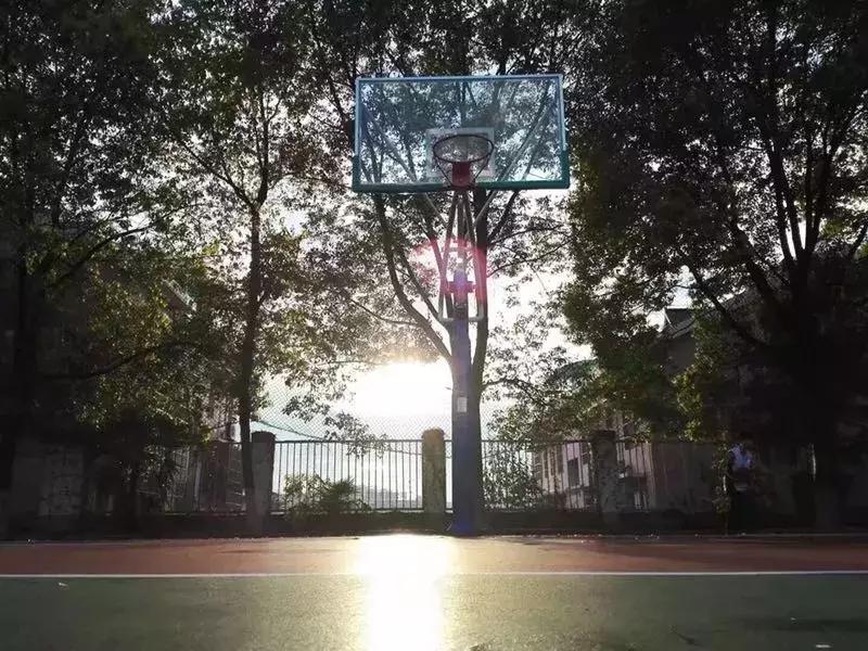 生活在宜昌是怎样一种体验,在宜昌一中读书是怎样的感觉