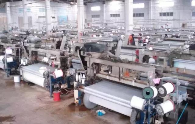 厂长哭诉工资七千都招不来人,纺织老板的心酸