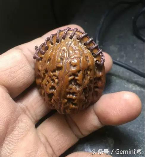 核桃裂了怎么办,核桃裂了胶水修复