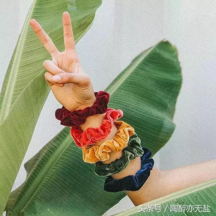 适合减龄少女心的发饰,80年代最流行的女士发饰