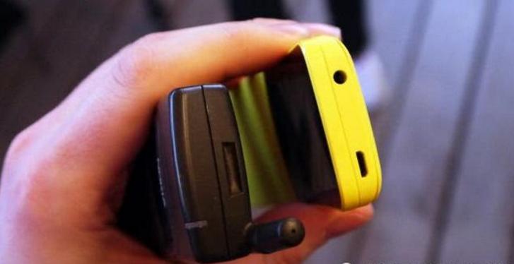 诺基亚8110香蕉机能装5g卡吗,诺基亚8110香蕉机有什么功能