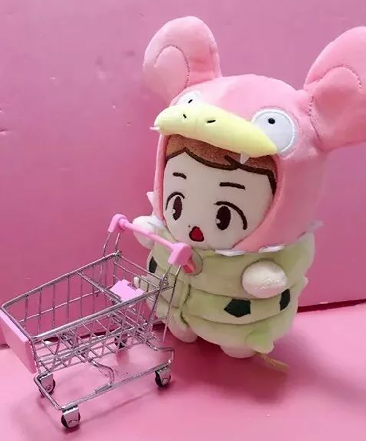 易烊千玺粉丝在直播间抢的福袋,让易烊千玺粉丝感动到哭的礼物