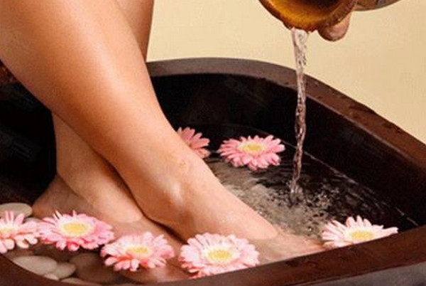 爬山后能用热水泡澡吗,爬山后晚上能泡脚吗