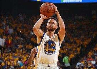 库里投篮三分球绝杀,库里一投一帽