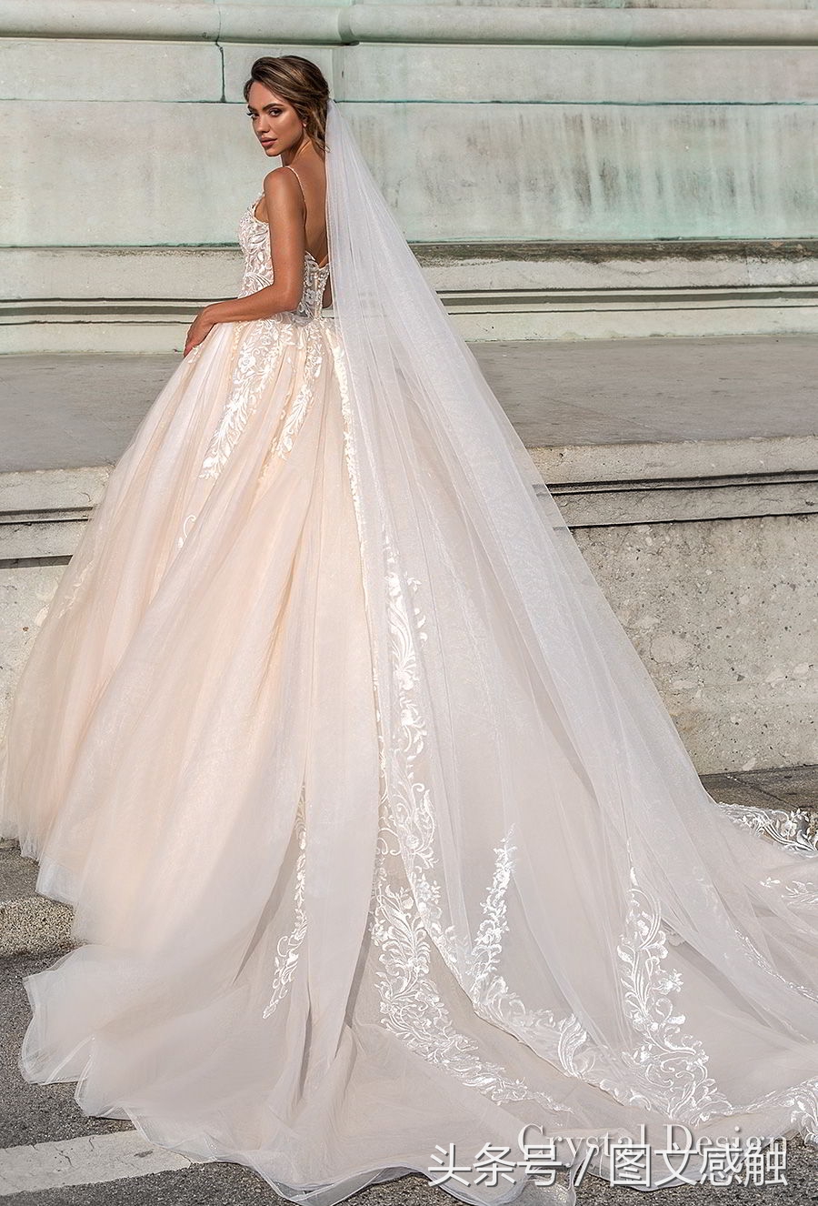 水晶设计2018婚纱“皇家花园”及高级定制新娘礼服